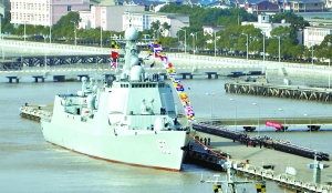 據(jù)新華社青島艦2月1日電由海軍北海艦隊(duì)3艘軍艦組成的中國(guó)海軍艦艇編隊(duì)，2月1日11時(shí)40分許按照預(yù)定計(jì)劃通過巴士海峽，進(jìn)入我國(guó)南海海域。