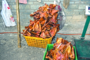 大膽！病死豬+蘇丹紅熏出Y臘肉