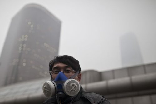 汽車尾氣排放被視作霧霾的成因之一，其中尤以柴油車為甚。