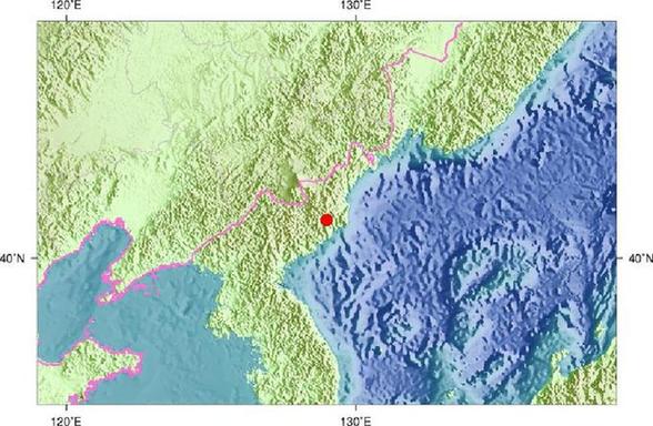 這張來(lái)自中國(guó)地震局網(wǎng)站的地圖標(biāo)出了北京時(shí)間2月12日10時(shí)57分朝鮮發(fā)生地震的位置。 新華社發(fā)（中國(guó)地震局）
