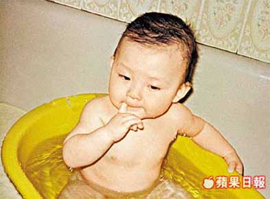 曝明星幼時(shí)舊照個(gè)個(gè)是小可愛(ài)