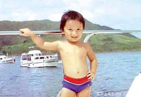 曝明星幼時(shí)舊照個(gè)個(gè)是小可愛