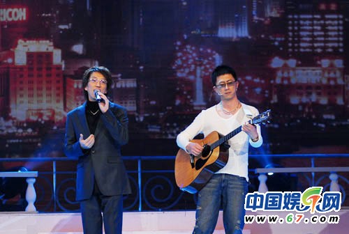 林志炫登《我是歌手》飆高音引轟動(dòng) 圖揭出道至今最全專(zhuān)輯封面