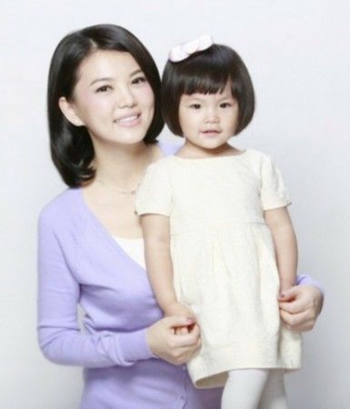 李湘趙薇黃奕女兒曝光 誰家小公主最可愛