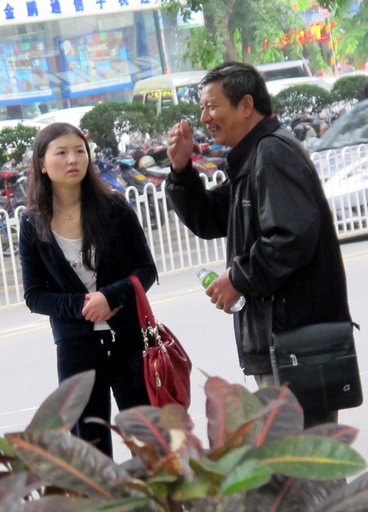 這幫人 為了權(quán)錢(qián)啥齷齪事兒都干