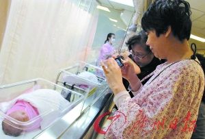 香港醫(yī)院中的內(nèi)地產(chǎn)婦。（資料圖片，CFP）