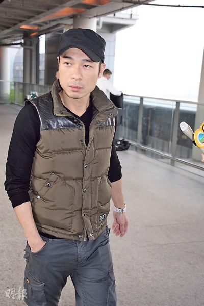 許志安被問(wèn)有沒(méi)有當(dāng)面跟鄭秀文說(shuō)愛(ài)的宣言，他笑而不語(yǔ)。