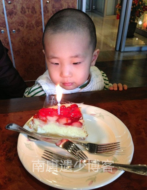 網(wǎng)曝44歲林永健3歲兒子近照 “小眼睛”像足了爸爸！