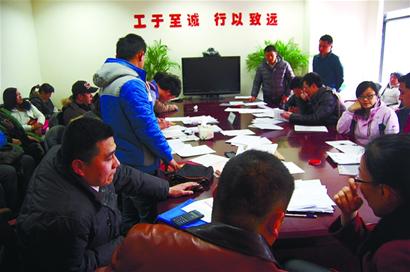 我市二手房交易量激增 記者跟訪一名中介門店店長體驗新政細(xì)則出臺后買賣雙方的焦慮