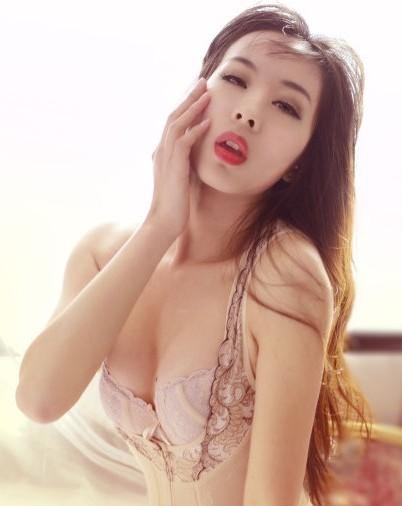 北體大?；?0后童苡萱艷照流出 蜂腰美背秒殺柳巖張馨予