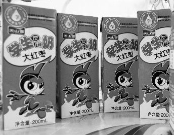 維維天山雪學生奶被曝像豆腐渣 當?shù)卣归_調查