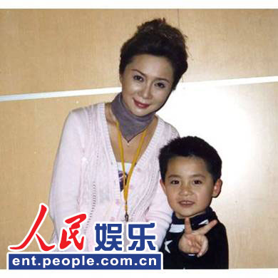 蔡明神秘家庭生活揭秘 婚姻曾因郭達(dá)現(xiàn)“拐點(diǎn)” 
