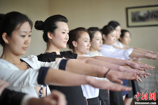 大學(xué)生爭相應(yīng)聘空乘