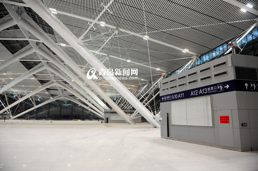 青島火車北站啟用 首列火車今?？? border=