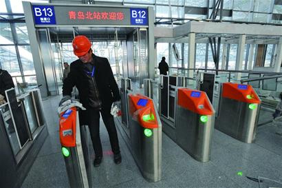 青島北站整裝待發(fā) 設(shè)34臺自助售票機(jī)