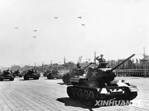 1958年國慶閱兵 民兵方隊(duì)規(guī)?？涨?組圖)