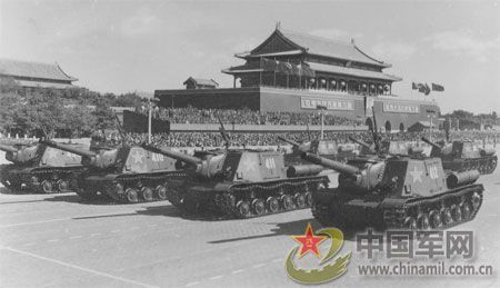 1958年國(guó)慶閱兵 民兵方隊(duì)規(guī)?？涨?組圖)