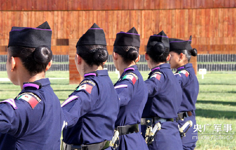 走進(jìn)抗戰(zhàn)閱兵外軍方隊(duì)營(yíng)地 拍遍17國(guó)外軍訓(xùn)練