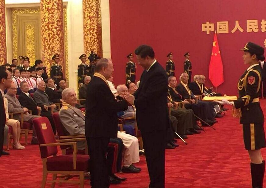 21萬(wàn)名抗戰(zhàn)英雄獲頒紀(jì)念章：血肉之軀筑起民族脊梁